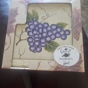 Cabernet Hand-Painted Grape Trivet — Purple and Green Julie Pomerantz